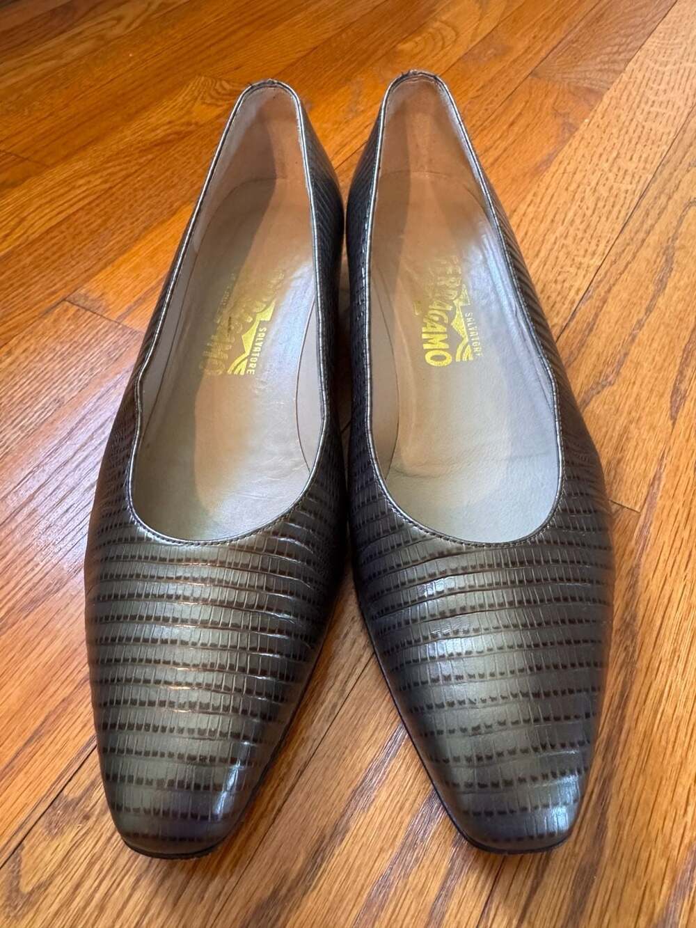 Salvatore Ferragamo Metallic Lizard Embossed Leather Low Heel Pumps Size 11 B